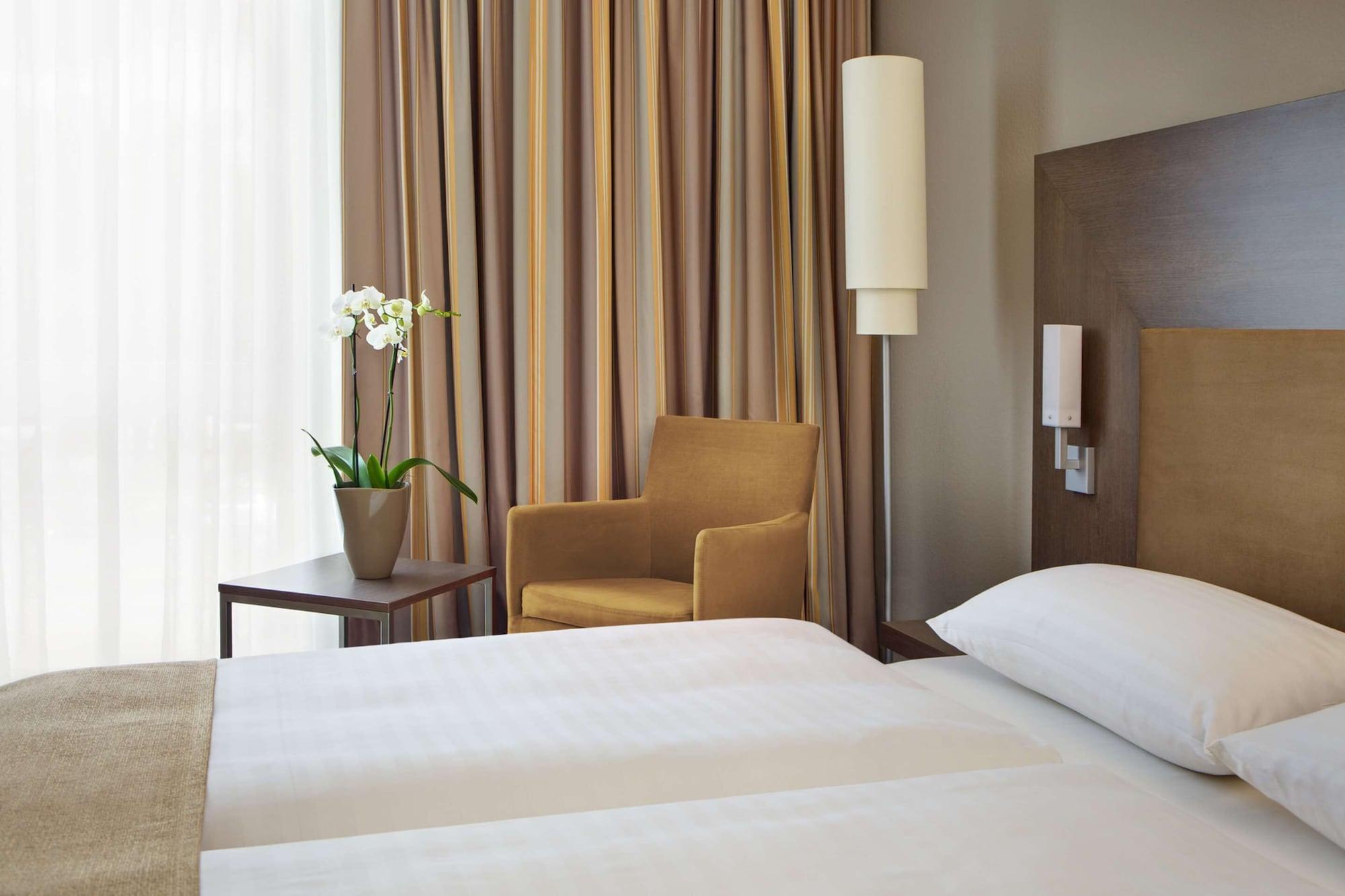 Intercityhotel Darmstadt Szoba fotó
