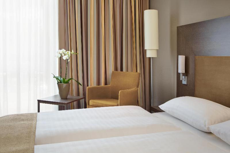 Intercityhotel Darmstadt Szoba fotó